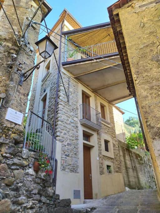 Вилла Casa Torre Con Terrazza Panoramica Futani Экстерьер фото